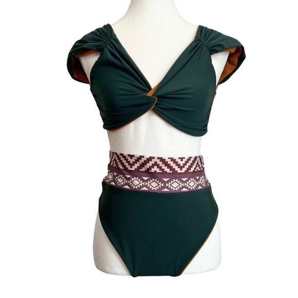 Elegant Green Bikini with Patterned Waistband - Picture 1 of 16